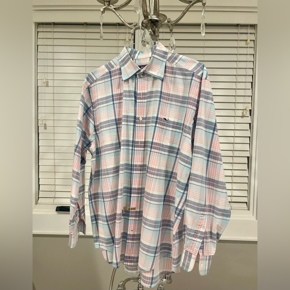 Vineyard Vines men’s Classic Fit Tucker Shirt-L